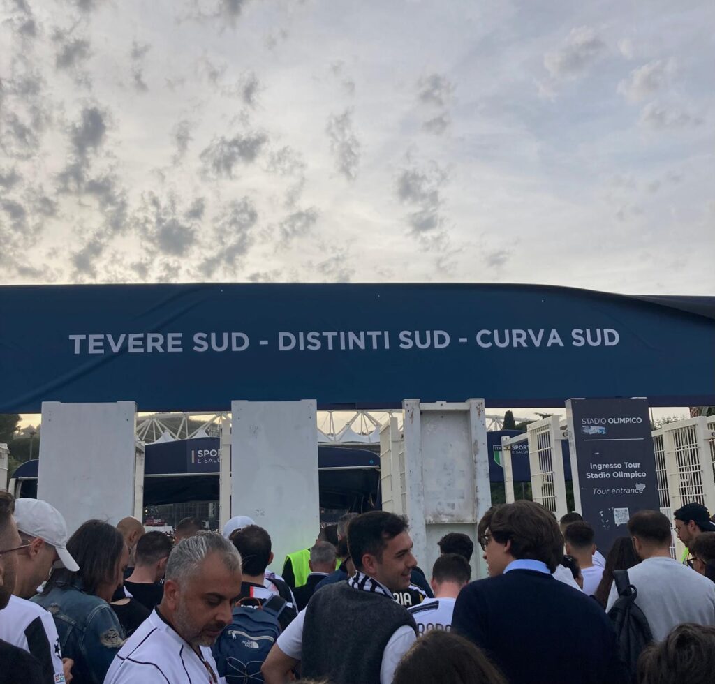 Stadio Olimpico Curva Sud Eingang.