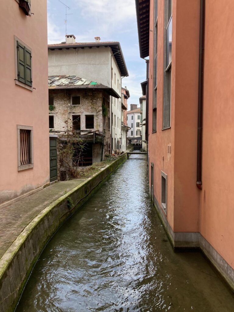 Kanal durch Udine.