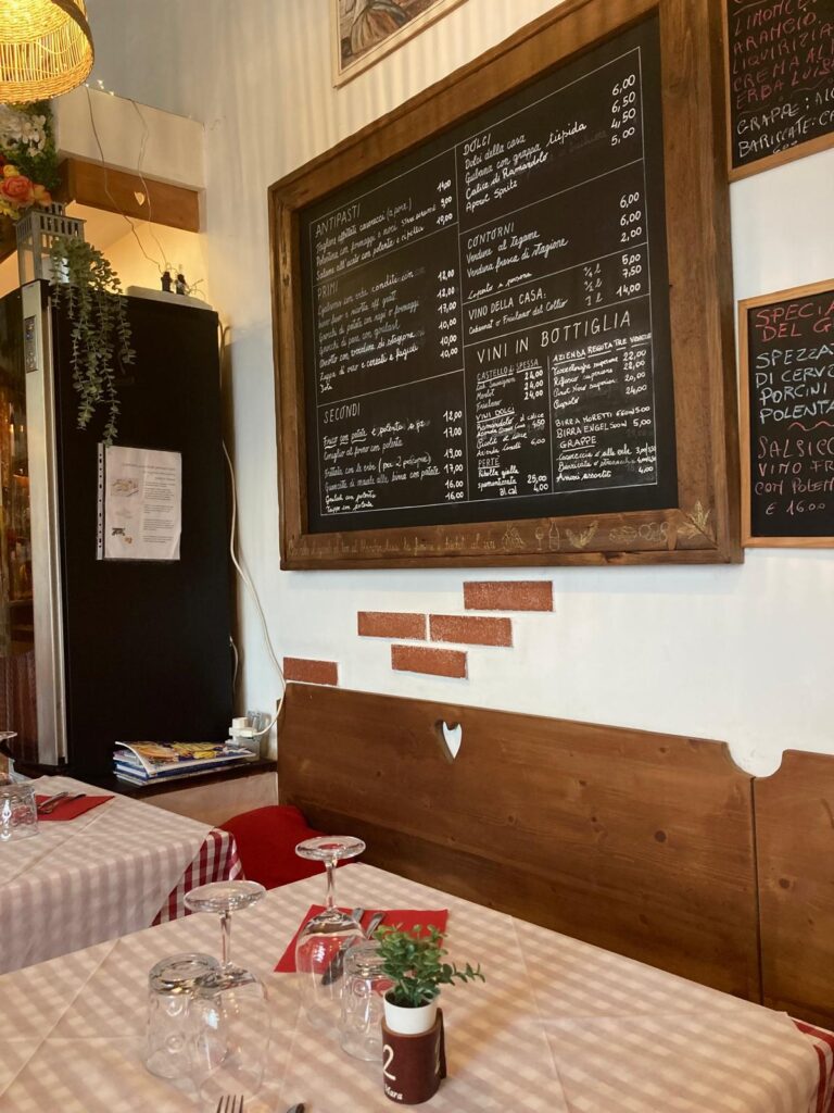 Urige Trattoria in Triest.
