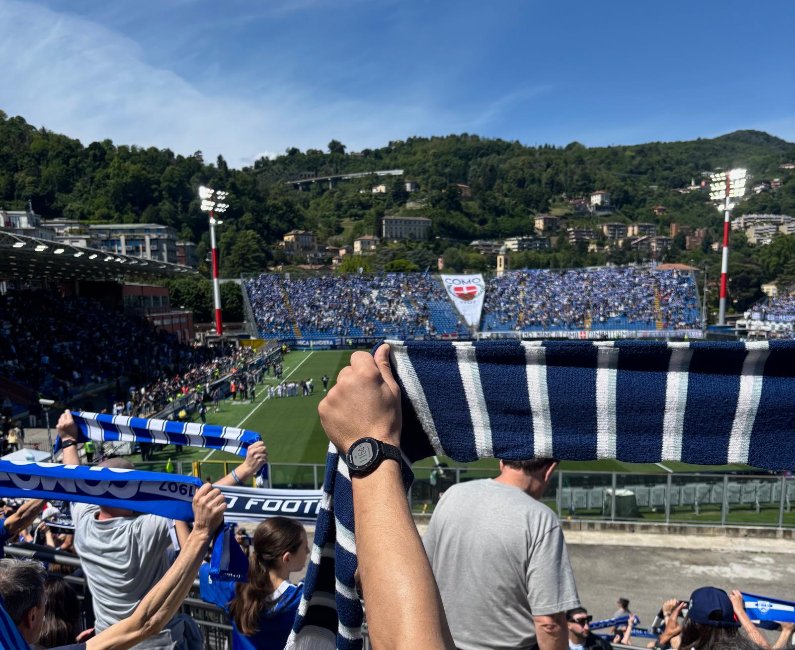 Schals im Stadio Como.