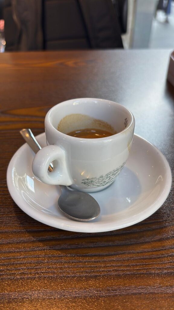 Espresso in Milano.