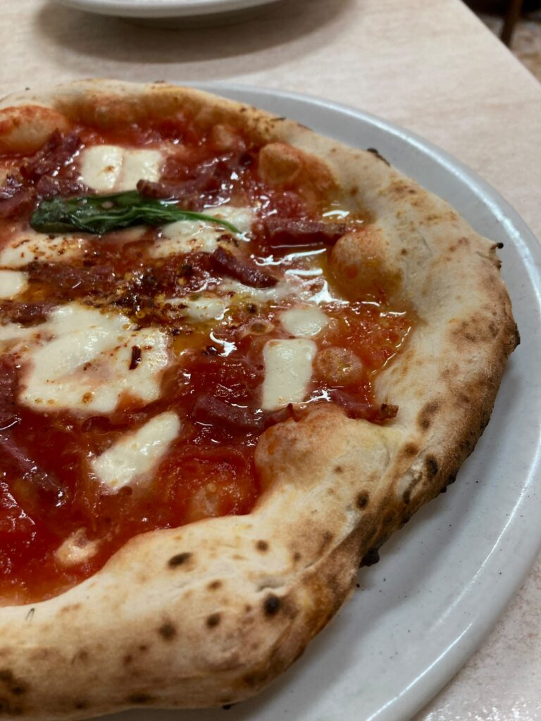 Pizza in Napoli.